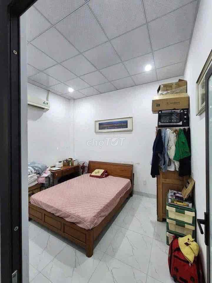 Cho thuê nhà mặt tiền Bùi Kỷ 2pn 2wc giá 11triệu