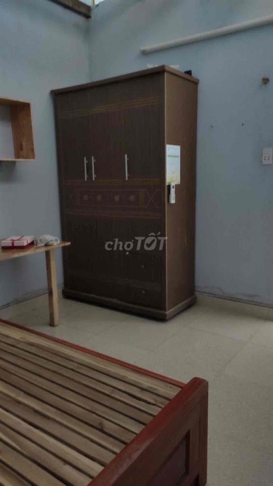 Cho thuê nhà gác lửng 90m2 MT Khái Đông 4 gần FPT giá 5triệu