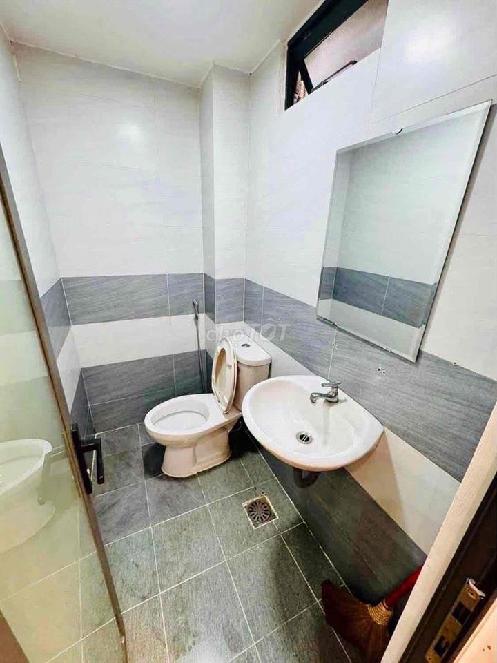 Cho thuê nhà 2 tầng kiệt Nguyễn Văn Linh gần sân bay 13triệu