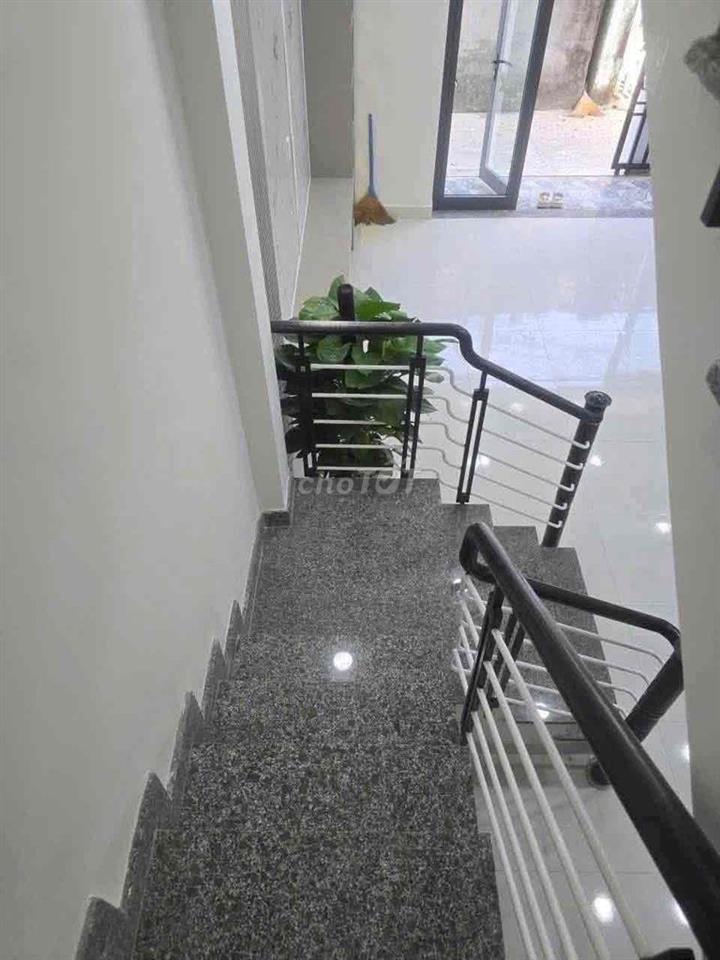Cho thuê nhà nguyên căn mới full nội thất kiệt Nguyễn Đình Tứ 8triệu