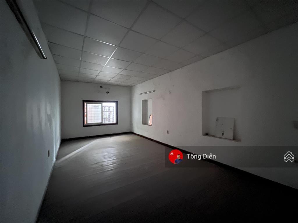 Cần bán nhanh nhà mặt phố nguyễn ngọc nại, 80m2, 3 tầng, giá 33.8 tỷ.