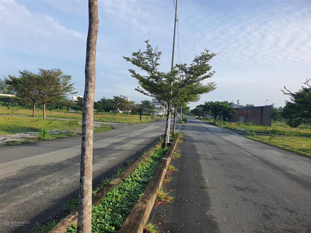 Bán vị trí gốc 2 mặt tiền thổ 100% tại dự án 1/500 thung lũng xanh, an phước gần sân bay quốc tế