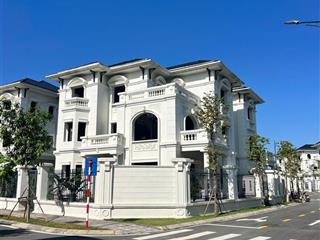 Bán biệt thự đơn lập 240m2, gần hồ, giá chỉ 130tr/m2.  0916 449 ***