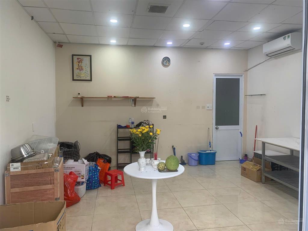 Cho thuê mặt bằng shophouse luxcity, 23m2 có máy lạnh giá cực sốc chỉ 5,5tr/tháng. 0918 981 ***