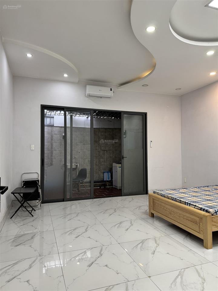 Cho thuê phòng trong căn nhà phố jamona city, full nội thất, 4tr/tháng. ib 0918 981 ***