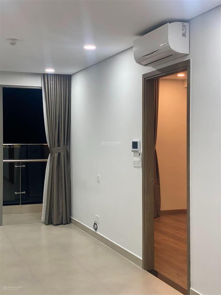 Cho thuê căn hộ cao cấp sky 89 1pn 1wc 55m2 có máy lạnh rèm tủ bếp chỉ 11tr/th   0909 686 ***