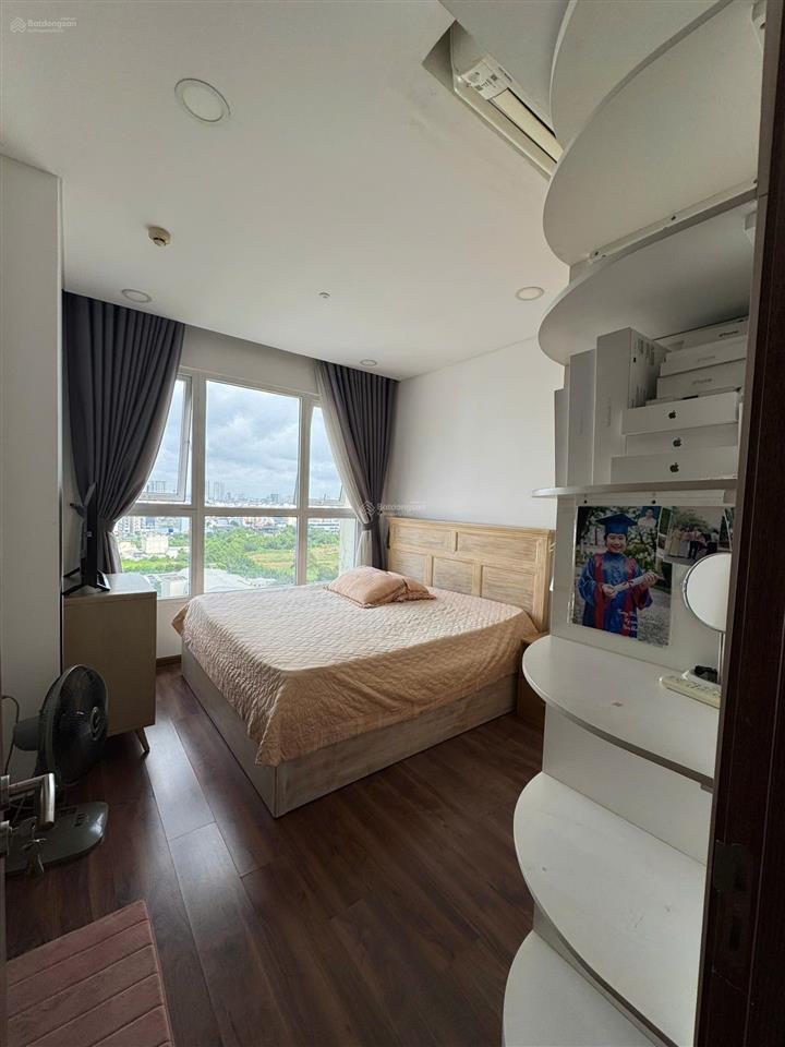Bán golden star 2pn 2wc 68m2 full nt view thoáng đẹp, chỉ 4,25 tỷ, sổ hồng