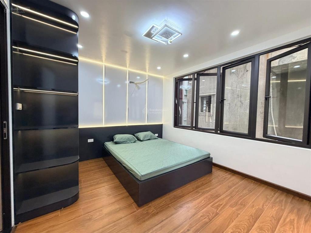 Bán nhà đẹp dân xây q ba đình, gần phố vĩnh phúc, hoàng hoa thám 45m2x5t, giá 8.2 tỷ, nội thất đủ
