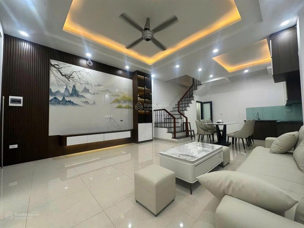 Bán nhà đẹp dân xây q ba đình, gần phố vĩnh phúc, hoàng hoa thám 45m2x5t, giá 8.2 tỷ, nội thất đủ