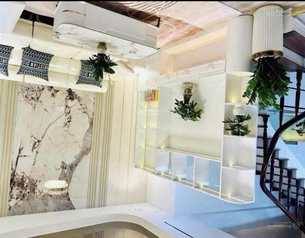 Bán nhà dân xây ngọc hà, đội cấn, hht giá đầu tư 8.6 tỷ dt 45m2x5 nội thất đủ, không quy hoạch
