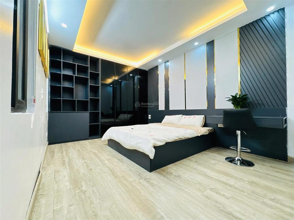 Hot! mặt ngõ nguyễn chánh, lô góc, ngõ ôtô thông, xe tải đỗ cửa, thang máy, bãi xe, full nt, 54m2
