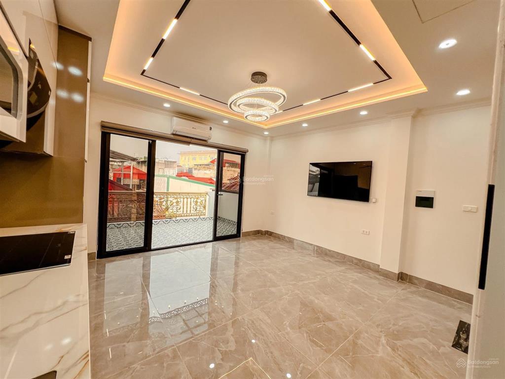 Bán nhà mới đẹp ô tô gần phố hoàng quốc việt, phạm văn đồng, lô góc, thang máy 42m2 x 6 tầng