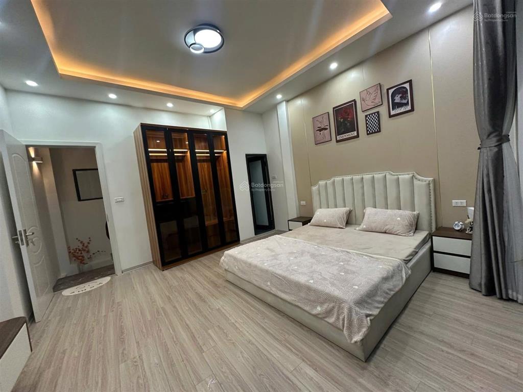 Bán nhà đẹp dân xây ô tô gần phố văn cao, liễu giai, dt 40m2x5tầng, tặng nội thất xịn về ở luôn