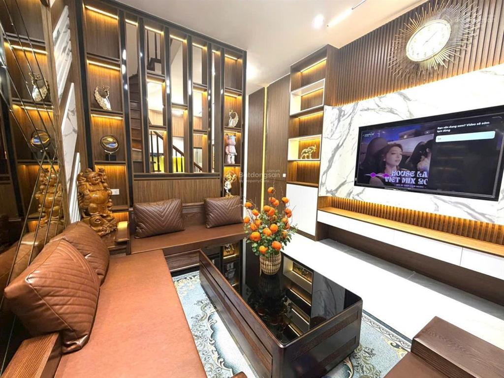 Bán nhà dân xây giá đầu tư gần phố trung kính, yên hoà dt sổ 66m2 x5t, cách phố vài bước chân