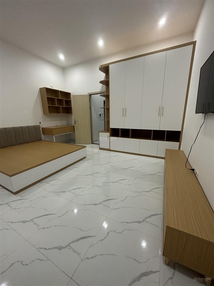 Bán nhà dân xây giá đầu tư gần phố trung kính, yên hoà dt sổ 66m2 x5t, cách phố vài bước chân