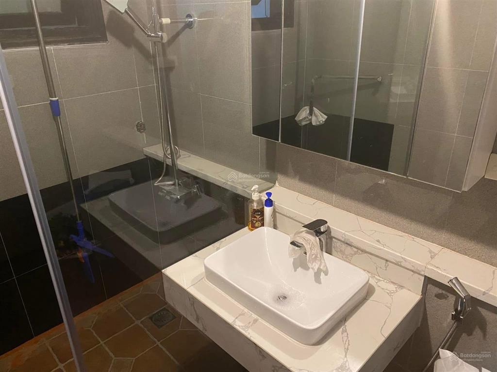 Bán nhà mới thang máy, ô tô phố nguyễn văn huyên gần dương quảng hàm 48m2x6t, gần trường đh