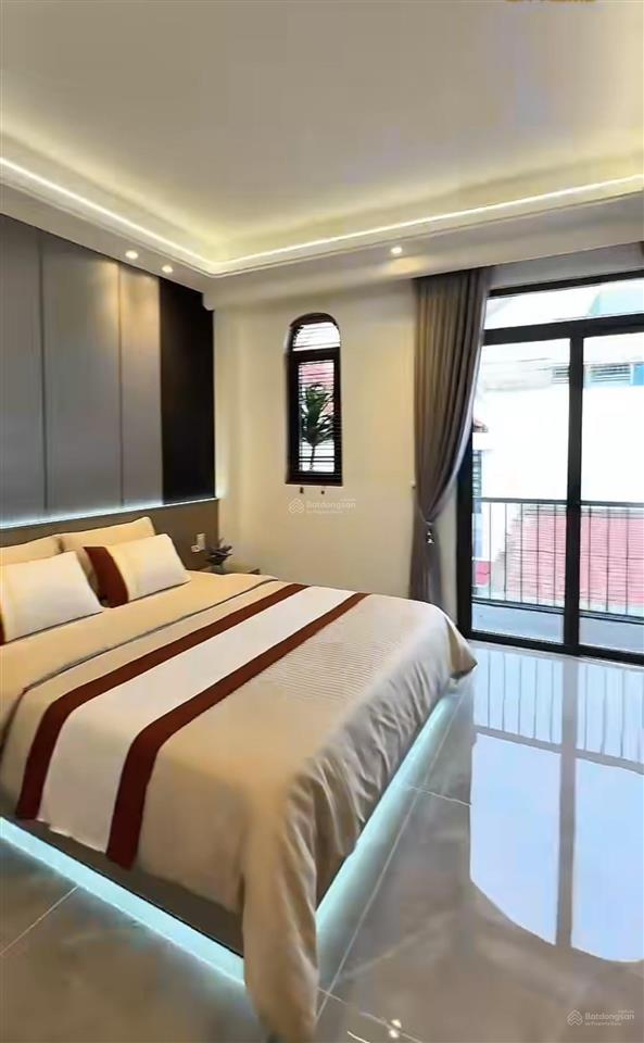 Bán nhà đẹp dân xây ô tô gần phố vĩnh phúc, hoàng hoa thám, dt 50m2 x 5t, full nội thất xịn