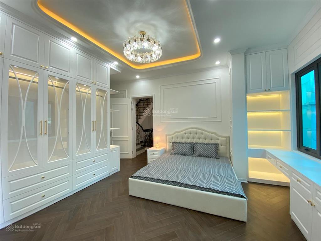 Bán nhà cầu giấy, dịch vọng gần nguyễn khang. nhà đẹp dân xây, ngõ rộng su cóc đến cửa. dt 40m2 x5t