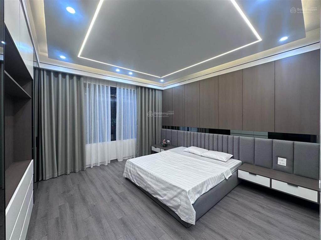 Bán nhà đẹp dân xây lô góc gần phố linh lang, phan kế bính dt 50m2 x 5 tầng, 6 ngủ, nội thất đầy đủ