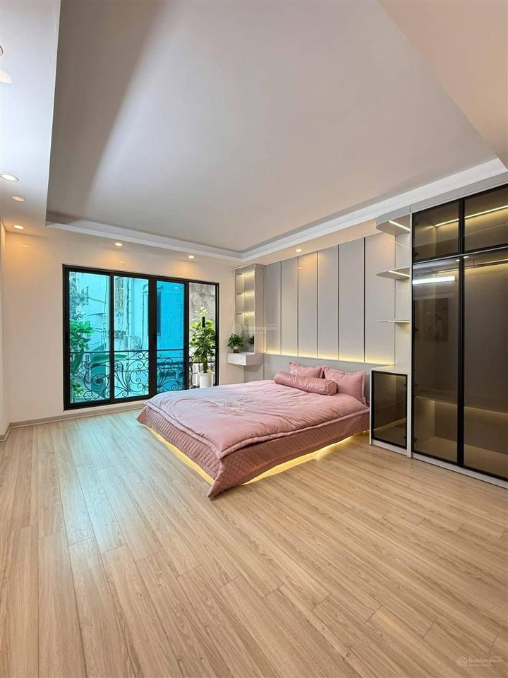 Qh ổn định! p. thuỵ khuê, thang máy, ô tô đỗ gần, view hồ, 2 thoáng, đập hộp nt, sổ cc, 39m2*6t