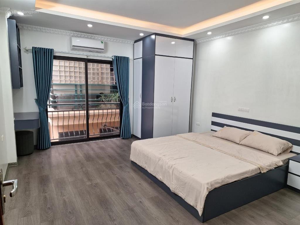 Bán nhà dân xây ô tô gần phố hoàng quốc việt, phạm văn đồng, lô góc 45m2x5 tầng giá 8.8 tỷ
