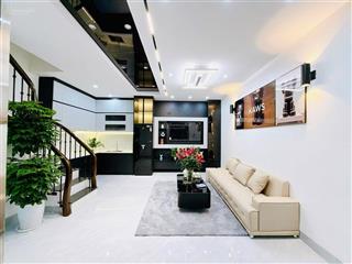 Chủ cần bán gấp nhà dân xây, lô góc, ô tô gần phố hoàng quốc việt 42m2 x5t, nội thất xịn, 8.3 tỷ