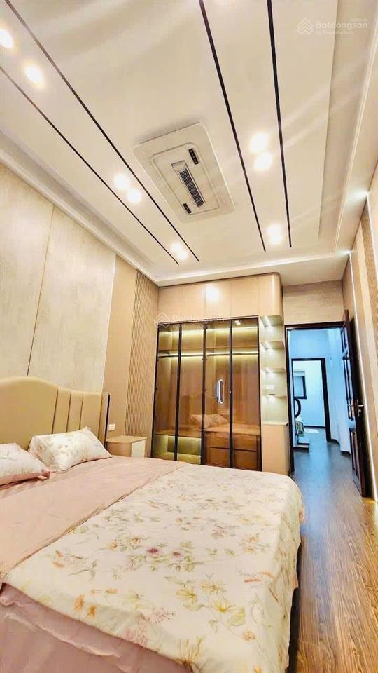 Giá đầu tư gần phố hoàng quốc việt, phạm v đồng ngõ 3 gác, sổ vuông, qh ổn định, dân xây, 40m2 x4t