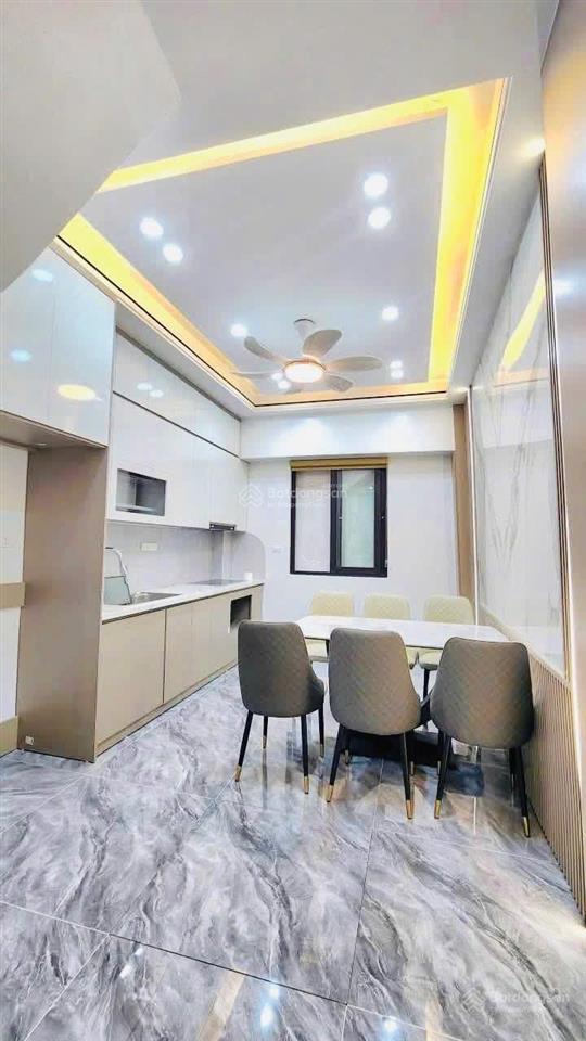 Giá đầu tư gần phố hoàng quốc việt, phạm v đồng ngõ 3 gác, sổ vuông, qh ổn định, dân xây, 40m2 x4t