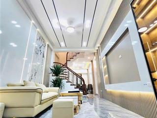 Giá đầu tư!khu hoàng quốc việt, 1p ra ô tô, ngõ 3 gác tránh, sổ vuông pl, qh ổn định, dân xây, 42m2