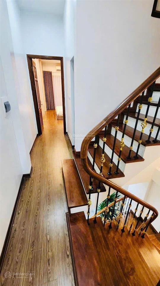 Giá đầu tư gần phố hoàng quốc việt, phạm v đồng ngõ 3 gác, sổ vuông, qh ổn định, dân xây, 40m2 x4t