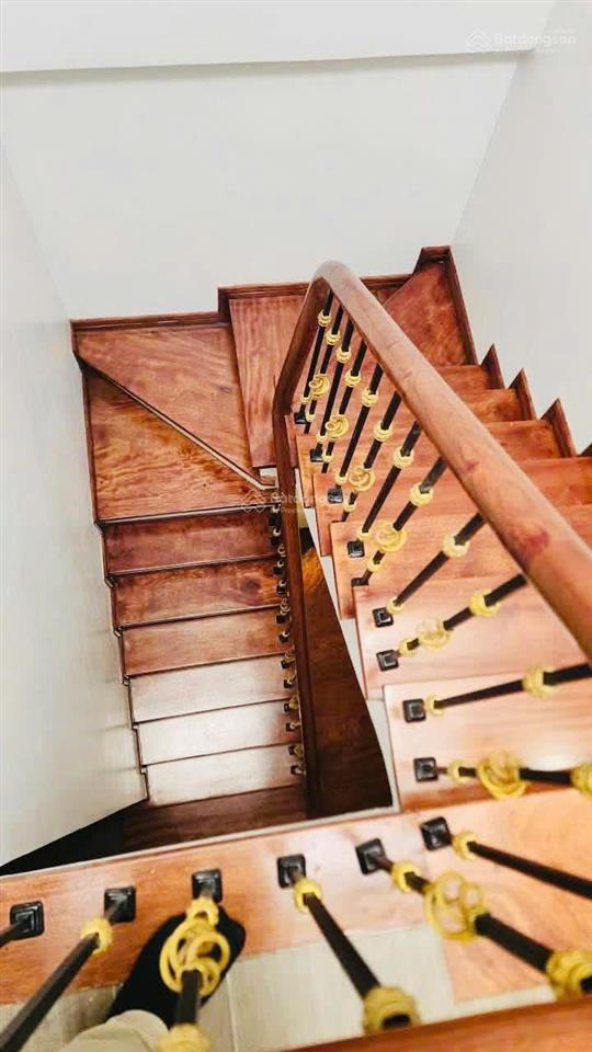 Giá đầu tư gần phố hoàng quốc việt, phạm v đồng ngõ 3 gác, sổ vuông, qh ổn định, dân xây, 40m2 x4t