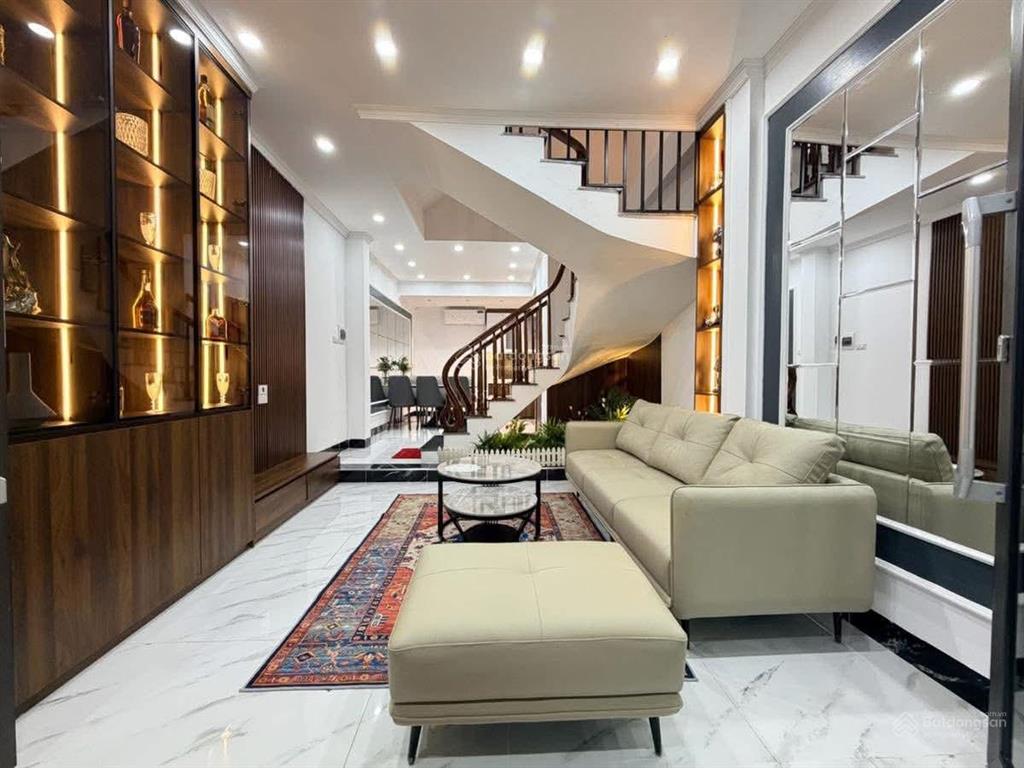 P. kim mã, 2 thoáng, tương lai ô tô đỗ cửa, mới đẹp, sân xe, sổ đỏ cc, dt ~20tr/th, 43m2*5t