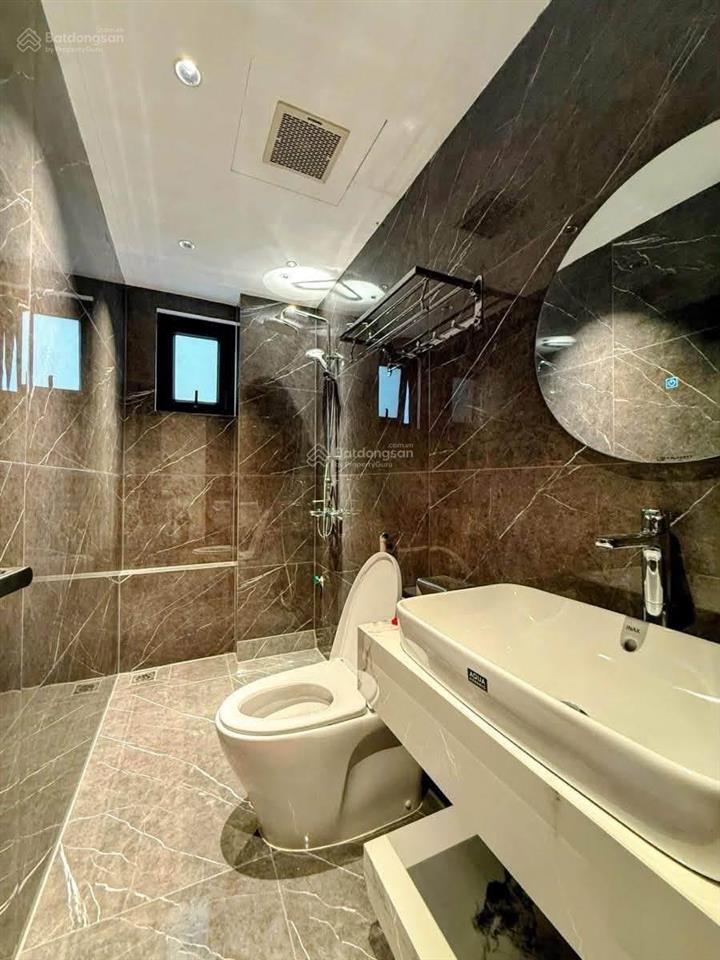 Bán nhà cầu giấy giá đầu tư chỉ nhỉnh 8 tỷ, sổ vuông 48m x 5 tầng, 2 thoáng, ngõ thông cách phố 10m