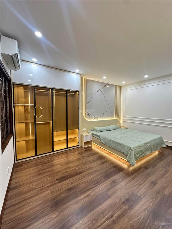 Chủ bán gấp nhà dân xây lô góc, giá đầu tư chỉ 6,7 tỷ gần phố nguyễn khang, yên hòa 34m x 5t, đủ đồ