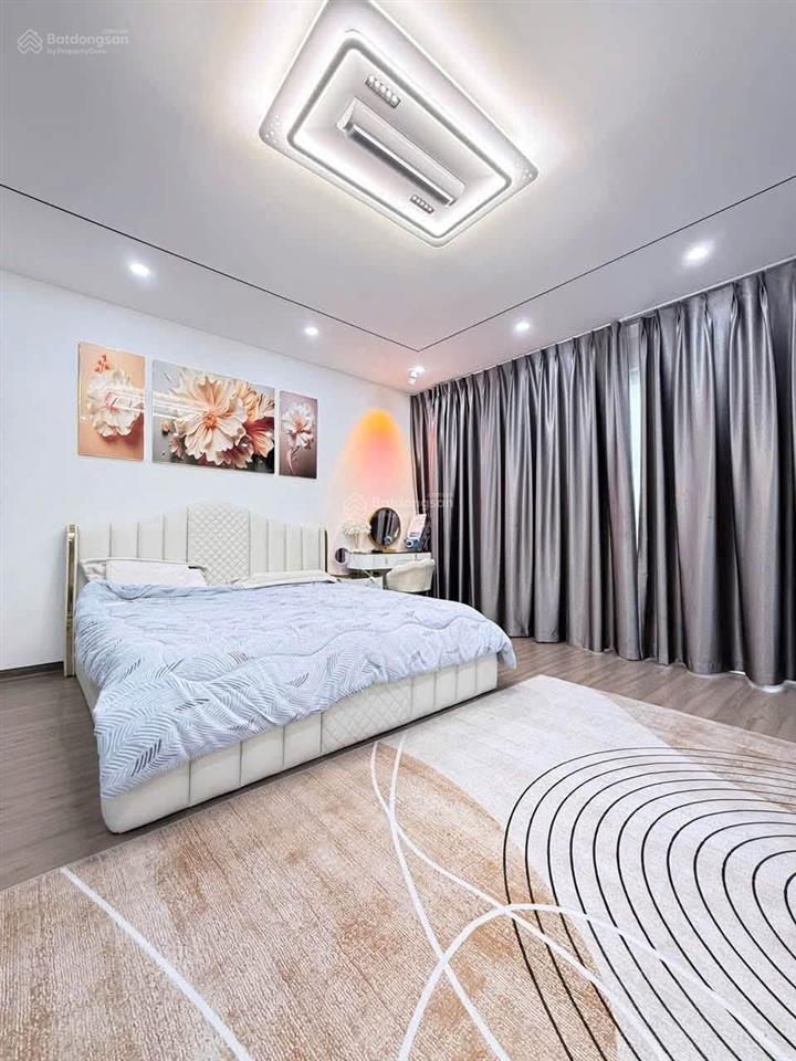 Chủ bán gấp nhà dân xây lô góc, giá đầu tư chỉ 6,7 tỷ gần phố nguyễn khang, yên hòa 34m x 5t, đủ đồ
