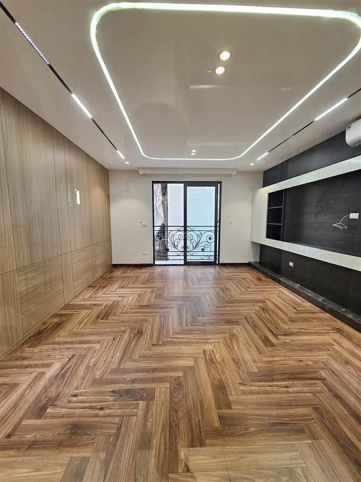 Bán nhà mới đẹp thang máy, ô tô gần phố hoàng quốc việt  phạm văn đồng 45m2 x 6t giá 9,5 tỷ