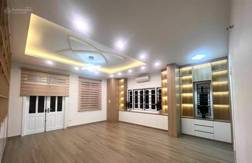Bán nhà đẹp, ô tô gần phố hoàng quốc việt, võ chí công 41m2x5tầng, lô góc đủ nội thất về ở luôn