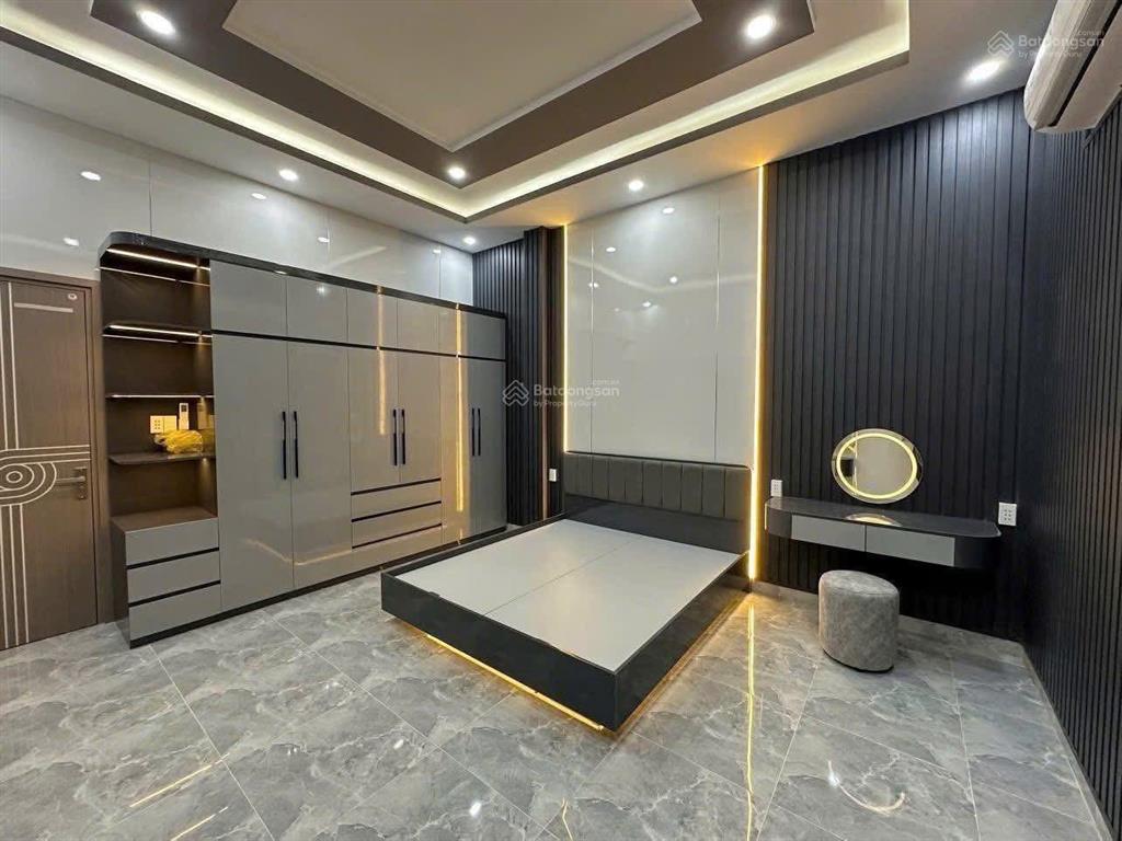 Bán nhà mới đẹp thang máy, ô tô gần phố nguyễn văn huyên, dương quảng hàm, 46m2x6t, nội thất đầy đủ