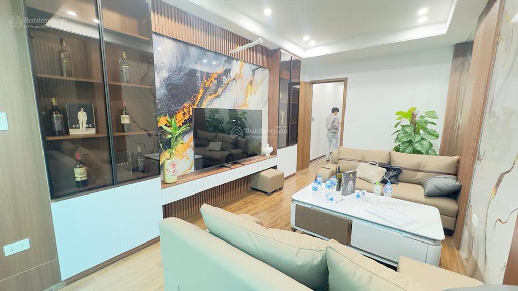 Bán nhà mới đẹp thang máy, ô tô gần phố nguyễn văn huyên, dương quảng hàm, 46m2x6t, nội thất đầy đủ