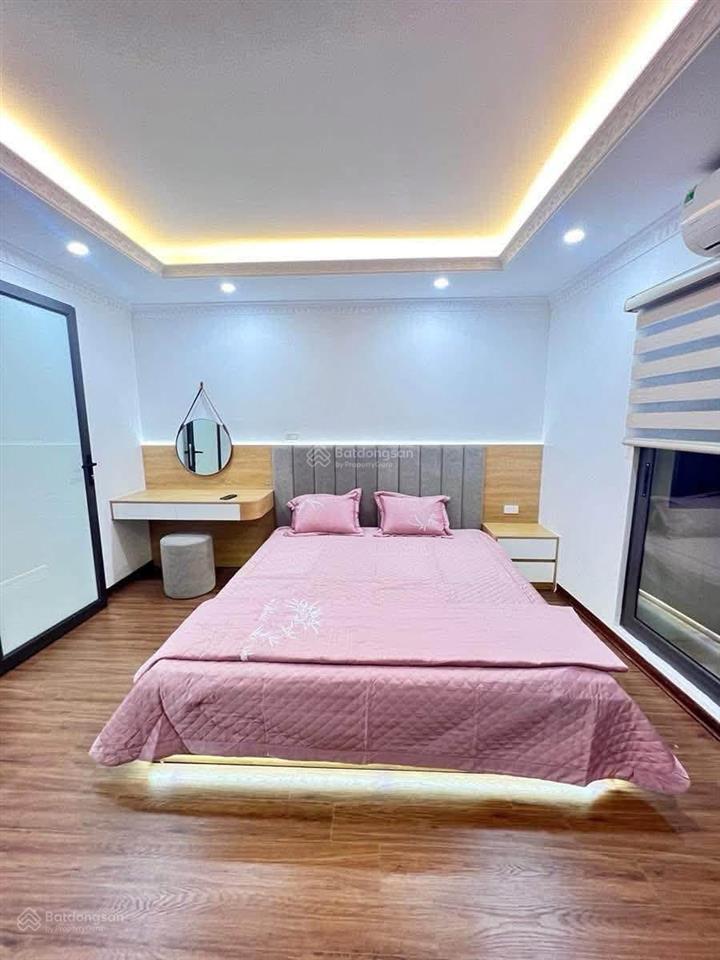 Nhà dân xây gần phố dương khuê, hồ tùng mậu, cạnh trường đh thương mại, giá 6.9 tỷ dt 36m2 x 5 tầng