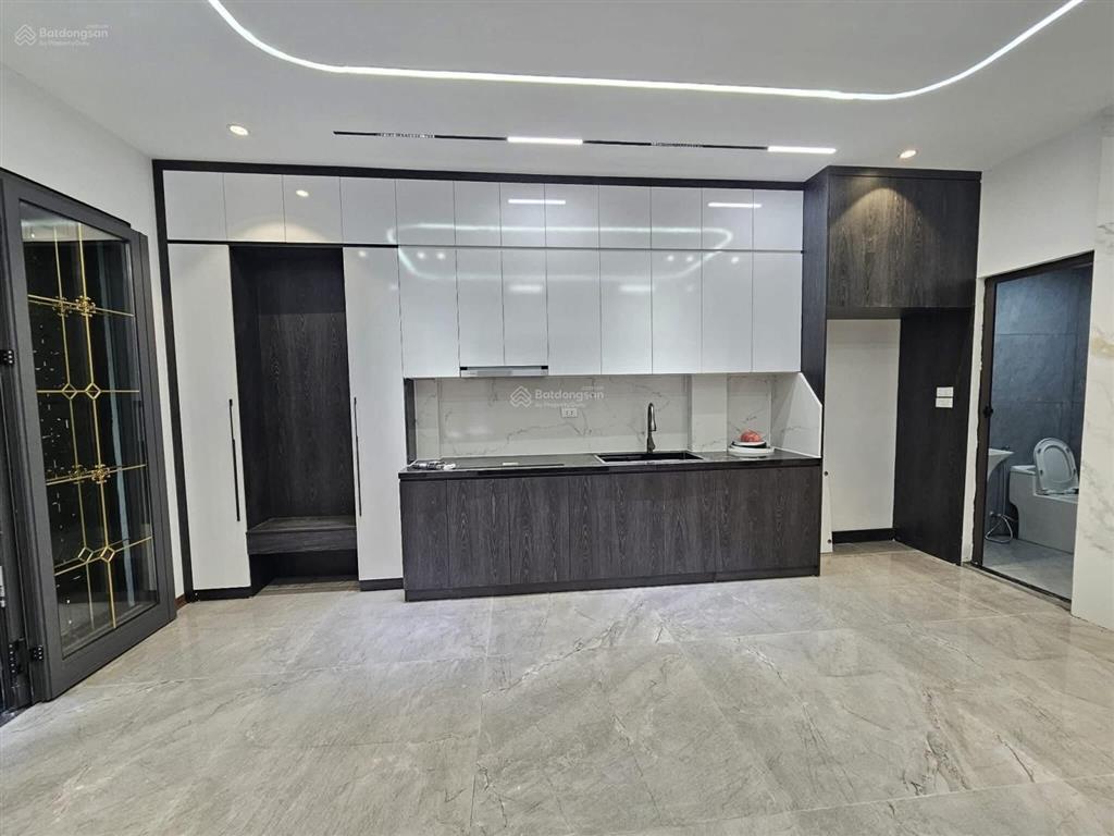 Bán nhà mới thang máy, ô tô gần phố nguyễn văn huyên, 2 thoáng, ngõ thông kinh doanh, 48m2 x 6 tầng