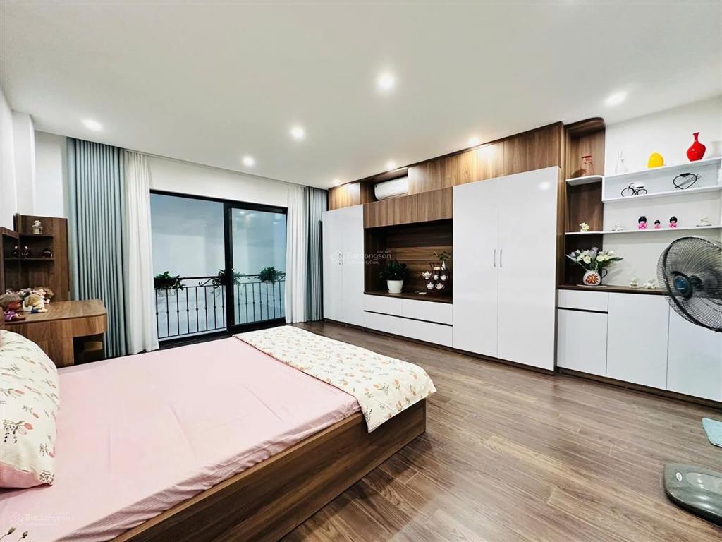 Bán nhà xuân thủytrần thái tông lô góc 3 thoáng, ô tô gần 51m2*5t, gần trường đhsp, đủ nội thất
