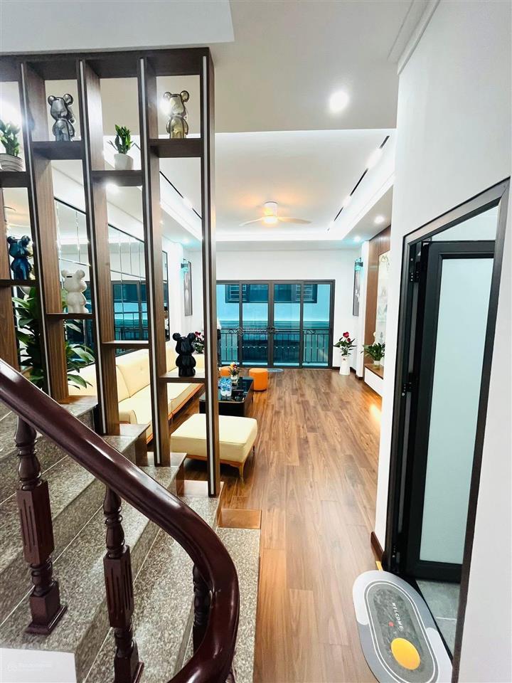 Bán nhà đẹp võng thị, thụy khuê, gần hồ tây 48m2x5t, lô góc, sổ vuông, giá rẻ, nội thất đủ ở sướng