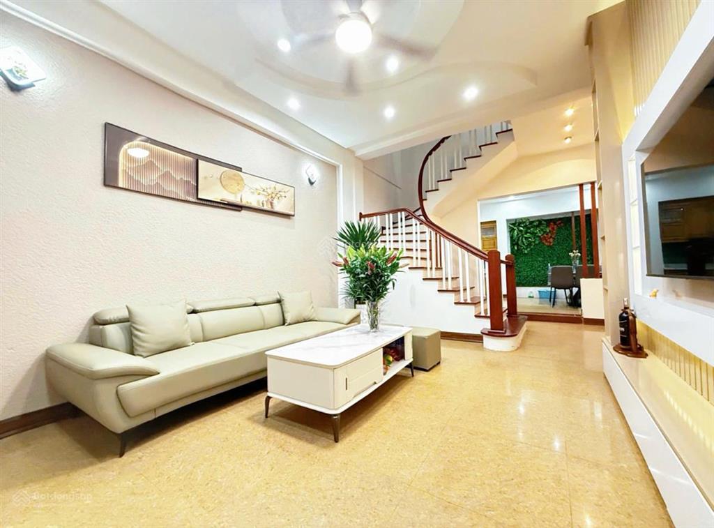 Bán nhà phố duy tân gần đh sư phạm, nhà dân xây dt 52m2 x5 tầng, mỗi tầng 2 ngủ, nội thất đầy đủ