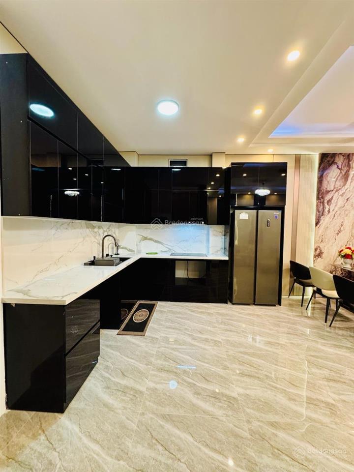Bán nhà xuân thuỷ gần đh sư phạm, nhà dân xây đẹp, dt 51m2 x5tầng mỗi tầng 2 ngủ, nội thất đầy đủ