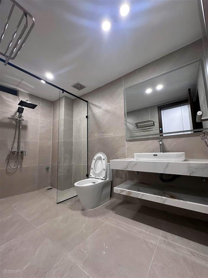 Bán nhà đội cấn chỉ 7.9 tỷ 37m2 x6t thang máy, nhà mới ngõ rộng nông, sổ đỏ vuông, qh ổn định