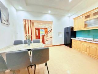 Bán nhà phố hoàng quốc việt, phạm văn đồng giá đầu tư chỉ hơn 6 tỷ, 40m2 x 4t sổ vuông, không qh