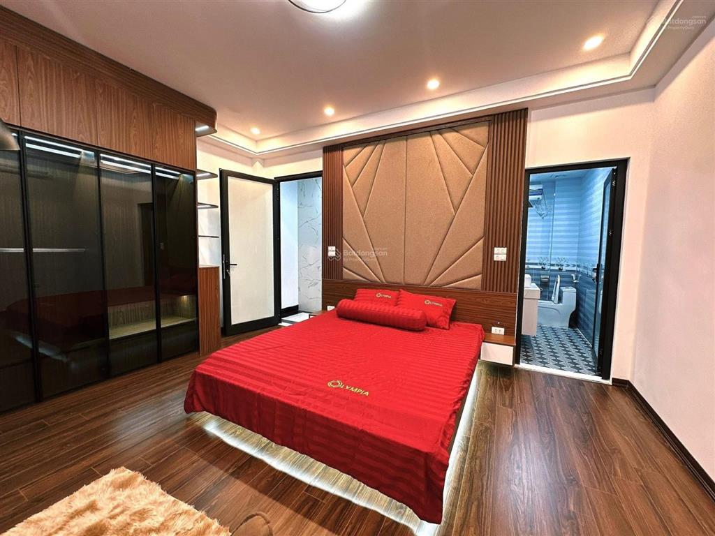 Bán nhà dân xây thang máy, gần hồ đội cấn, ngọc hà, ba đình, ô tô dừng đỗ 10m dt 40m2 x 5t 8,5 tỷ