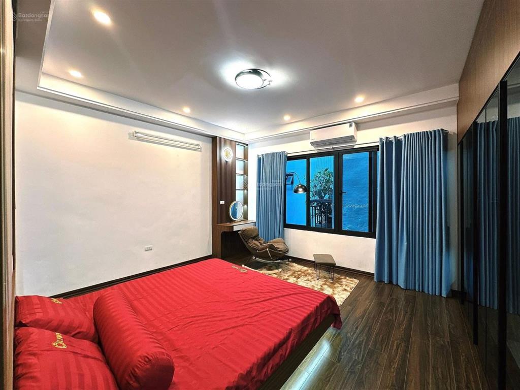 Bán nhà dân xây thang máy, gần hồ đội cấn, ngọc hà, ba đình, ô tô dừng đỗ 10m dt 40m2 x 5t 8,5 tỷ