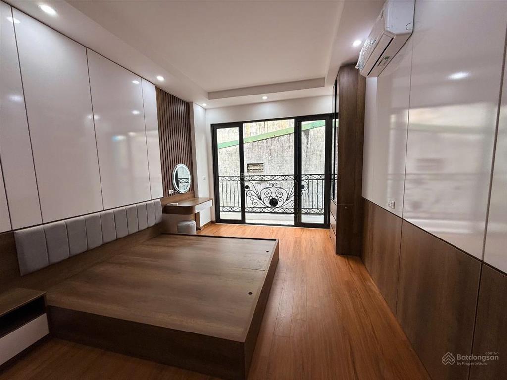 Chủ cần bán nhà phố khúc thừa dụ, dịch vọng giá đầu tư 7,8 tỷ 45m x 6t, 8 phòng ở và cho thuê
